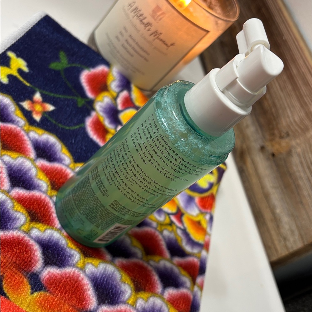 Fekkai Clean Stylers Root Lift 5 oz - Non-Sticky Adds Humidity-Resistant Volume - Picture 4 of 5